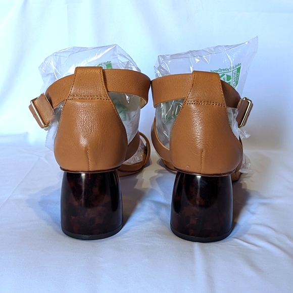 Antonio Melani Sandal with Tortoise shell round heel. - Picture 3 of 8